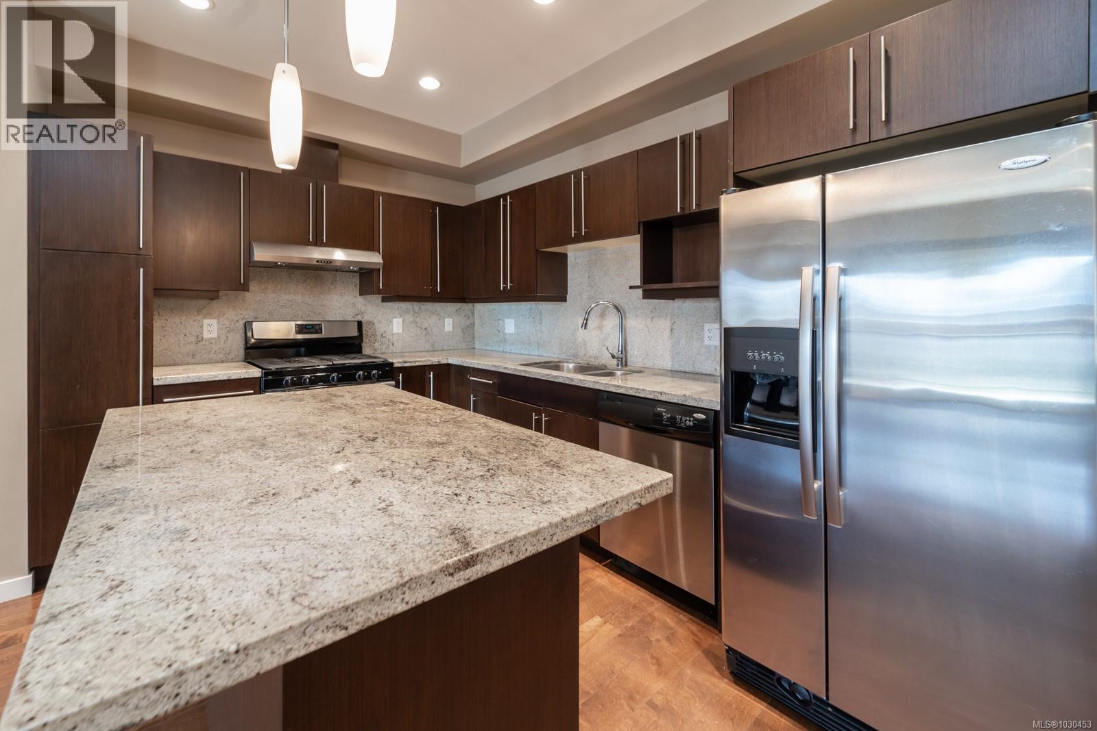 #204 6591 LINCROFT RD - 7