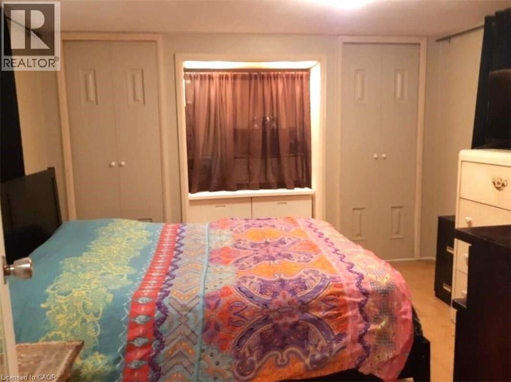 18 SUTTON Drive — photo 7