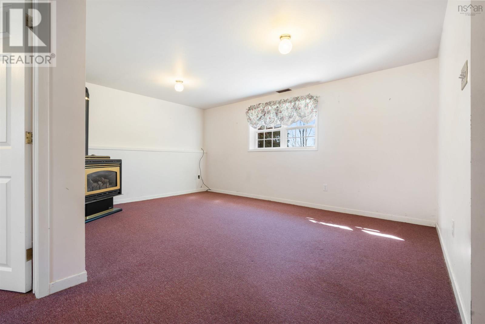 Property 35 of 48 of 107 Mahoneys Beach Road