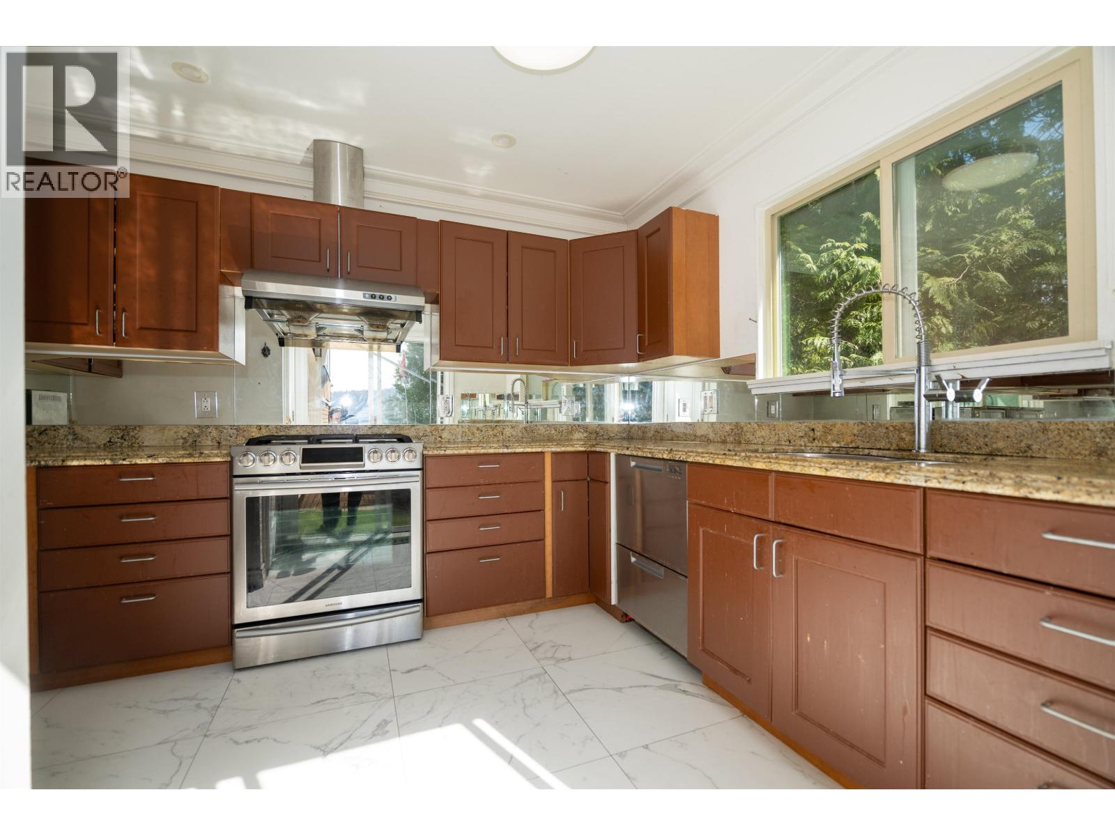 4515 STONEHAVEN AVENUE — photo 10