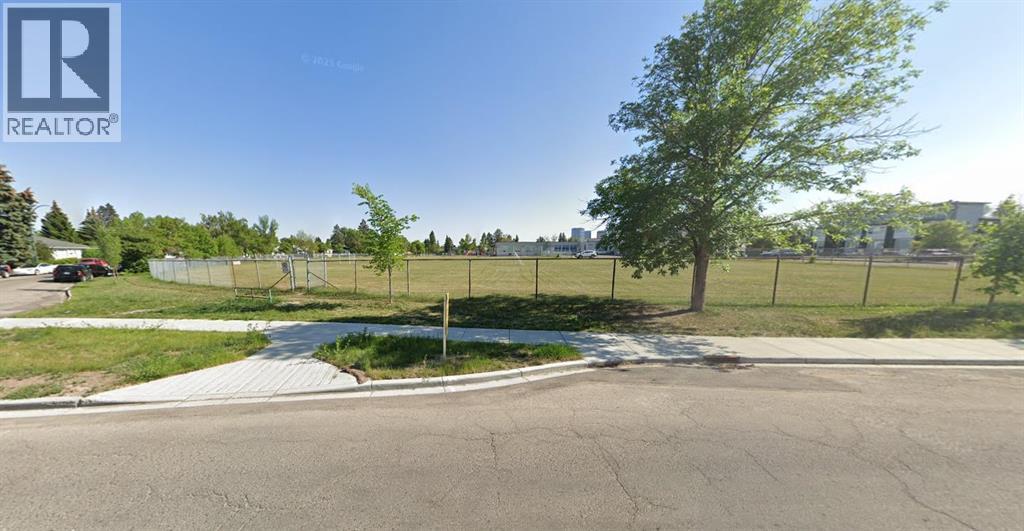 Single Family House Bungalow for Sale in   Street NE Winston Heights/Mountview Calgary 