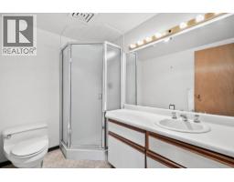 1465 Clyde Avenue, West Vancouver, BC V7T1E9 Photo 16