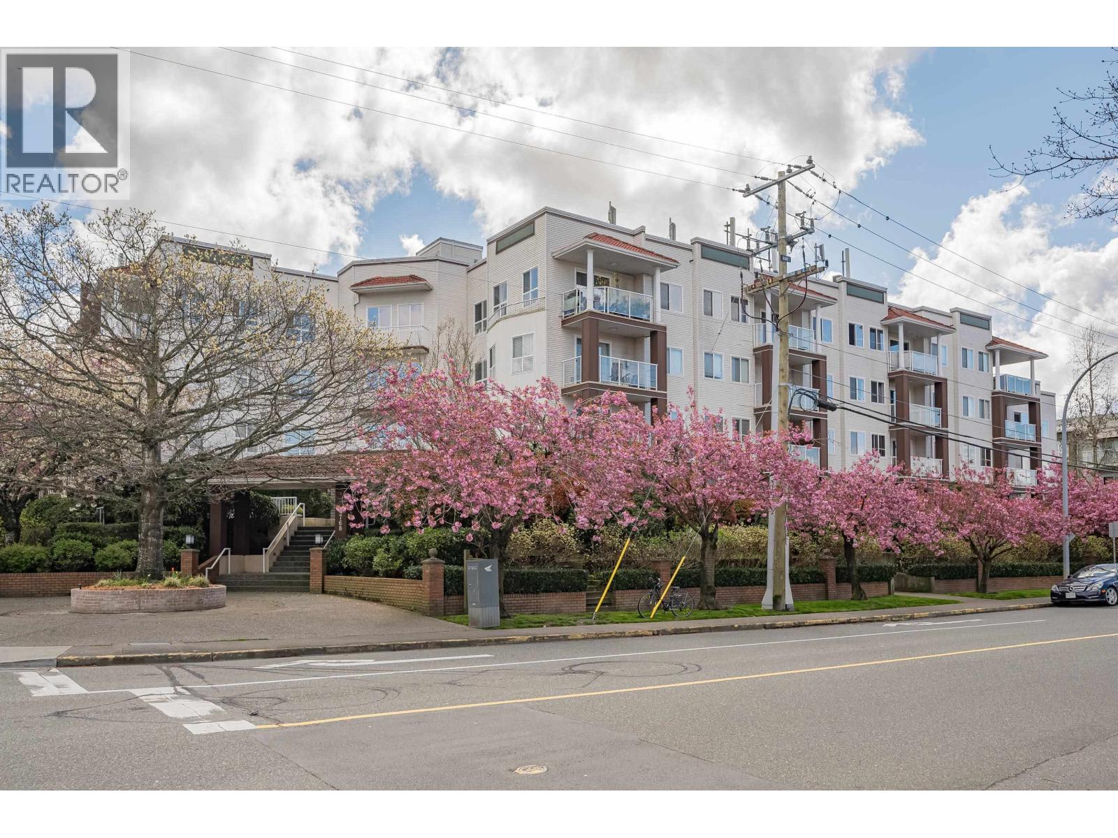 #313-4768 53 Street, Delta