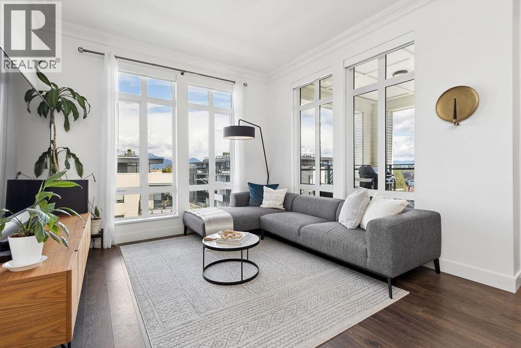 607 168 E 35TH AVENUE