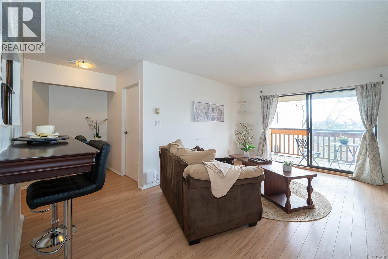 #409 3277 Glasgow Ave - 10