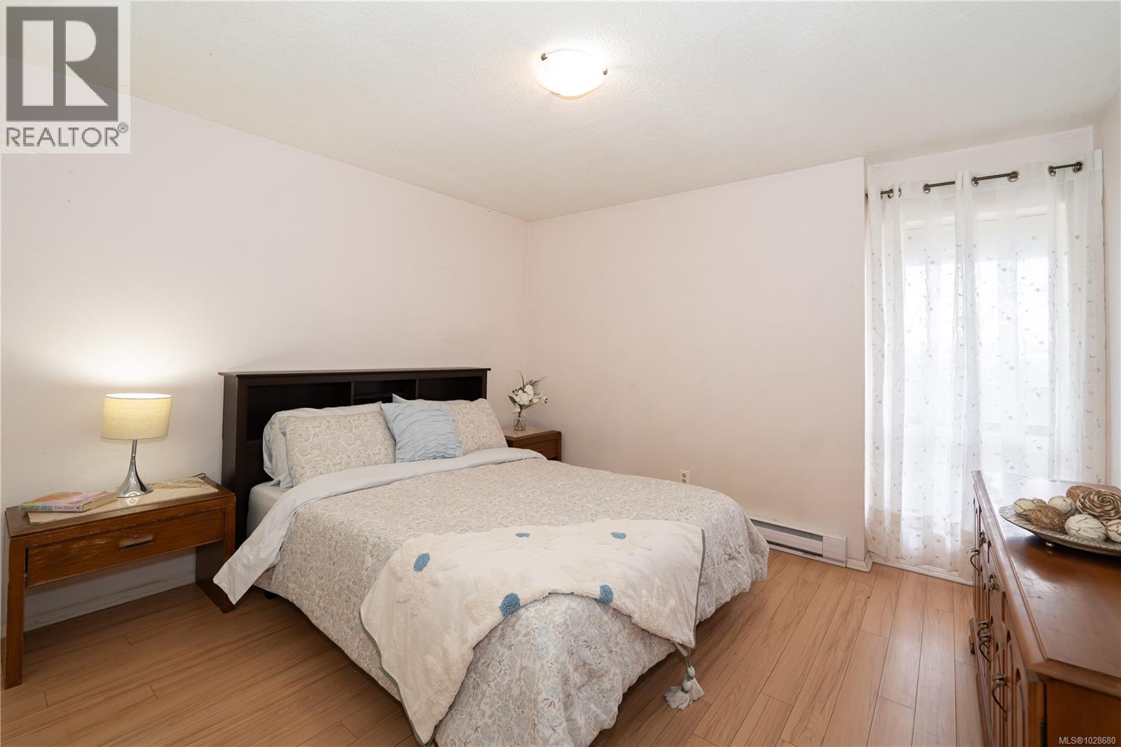 #409 3277 Glasgow Ave - 17