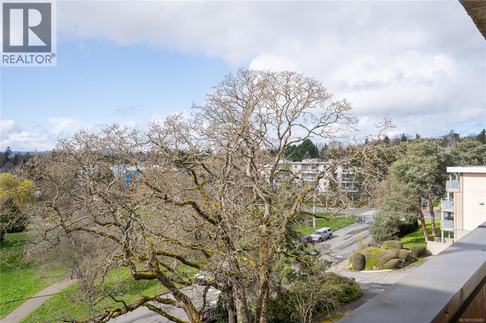 409 3277 Glasgow Avenue, Saanich