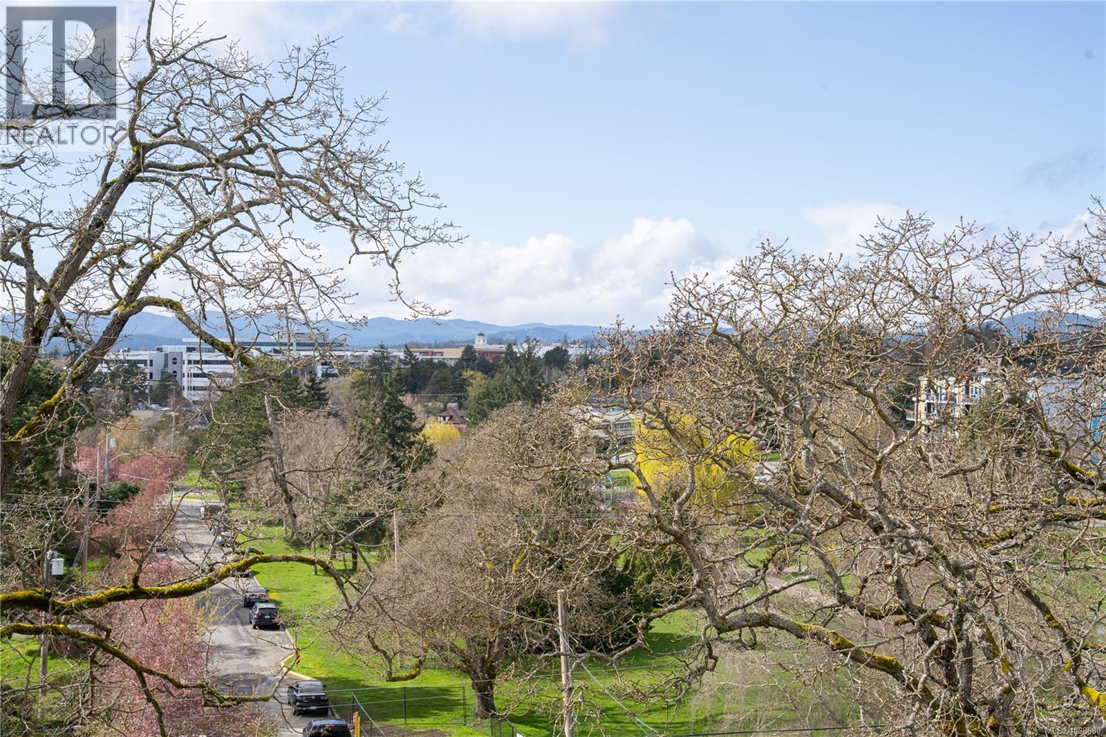 409 3277 Glasgow Avenue, Saanich