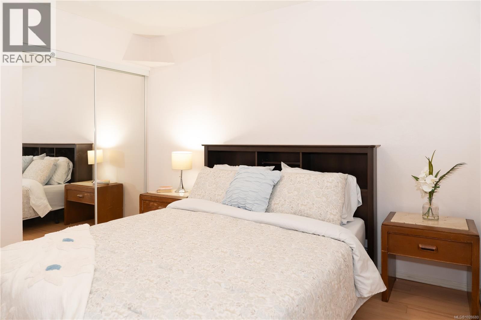 409 3277 Glasgow Avenue, Saanich