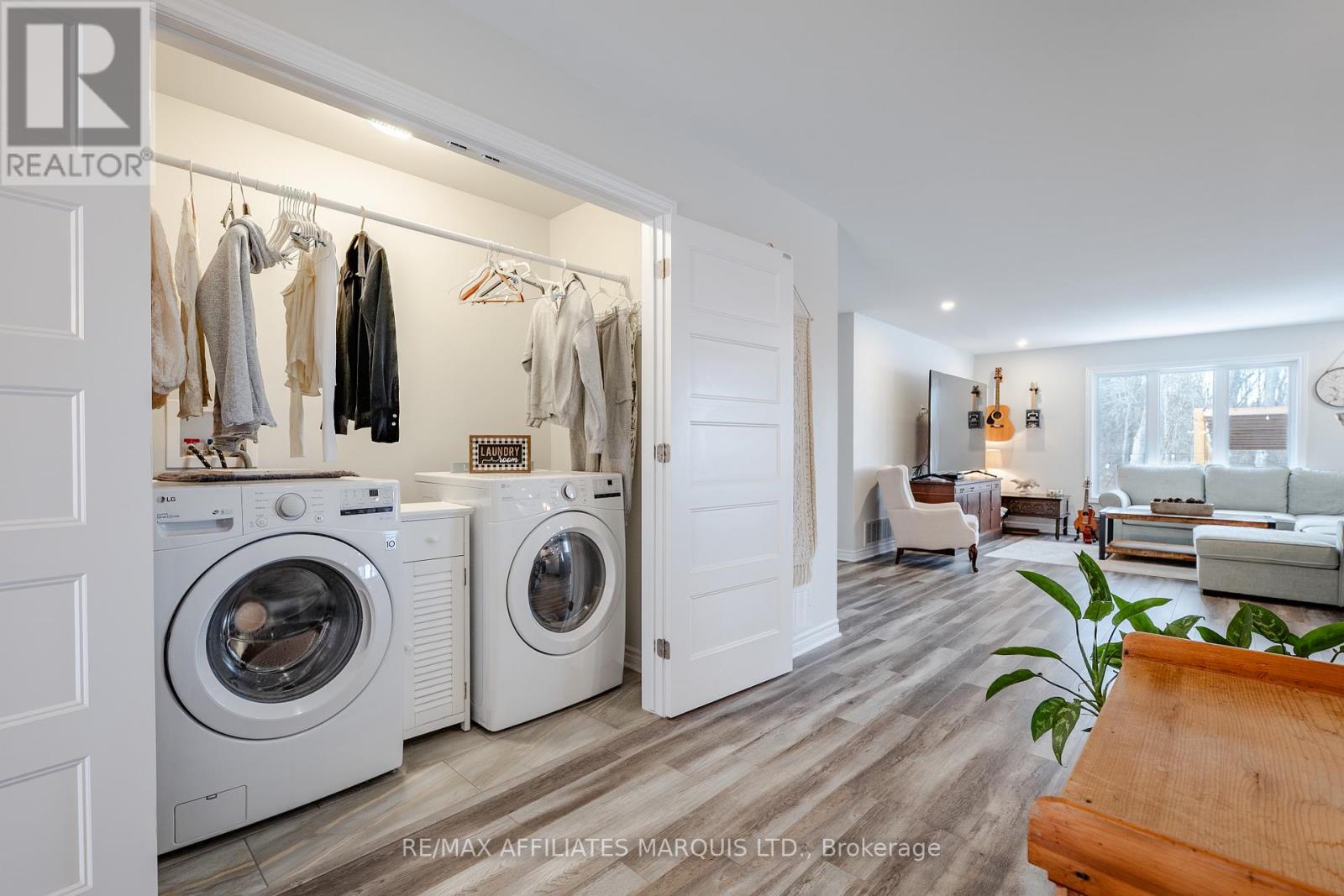 1108 NICOLAS CRESCENT - 8