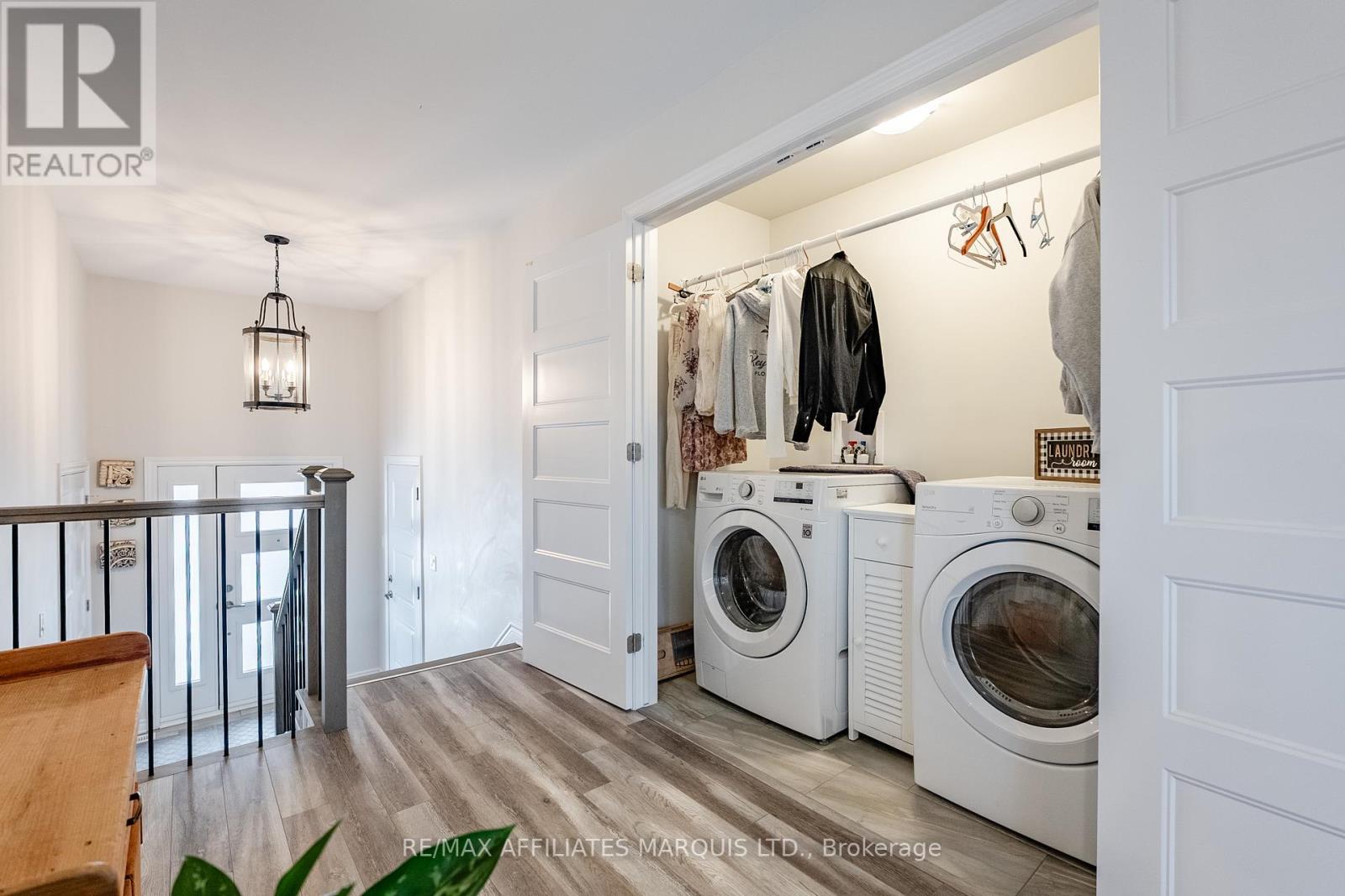 1108 NICOLAS CRESCENT - 9