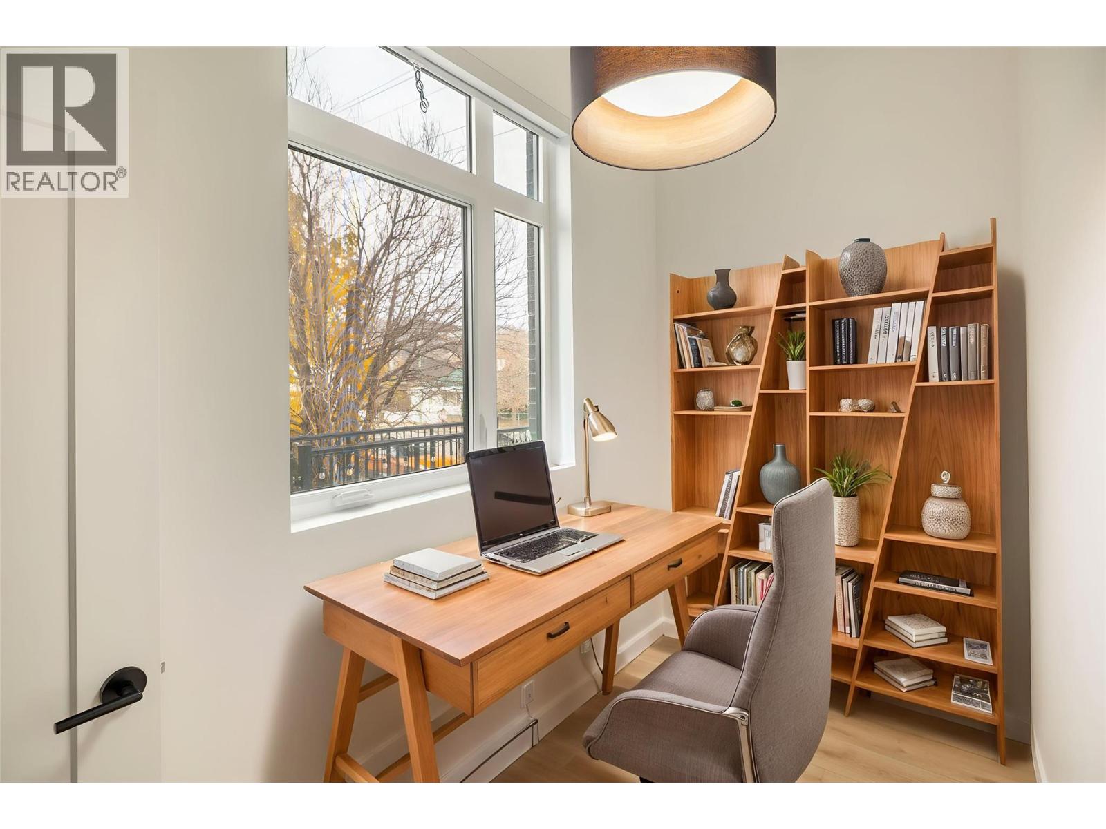 #105 660 Cawston Avenue Unit# 105 - 15