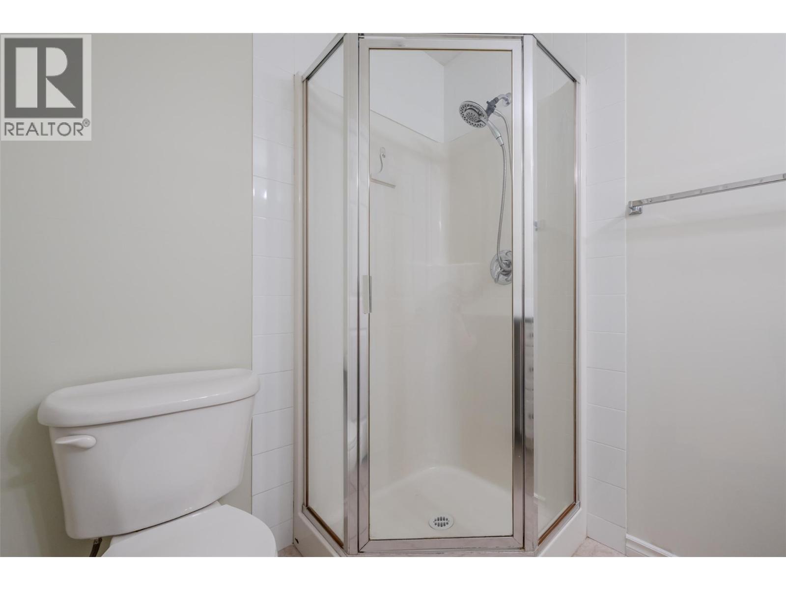 208 196 WADE Avenue, Penticton