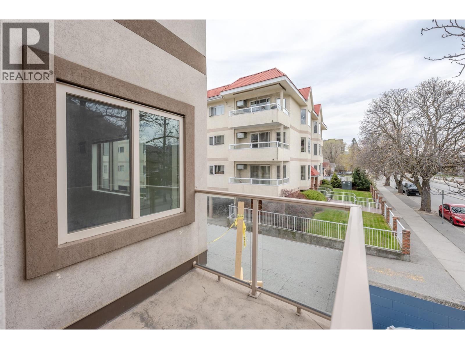 208 196 WADE Avenue, Penticton