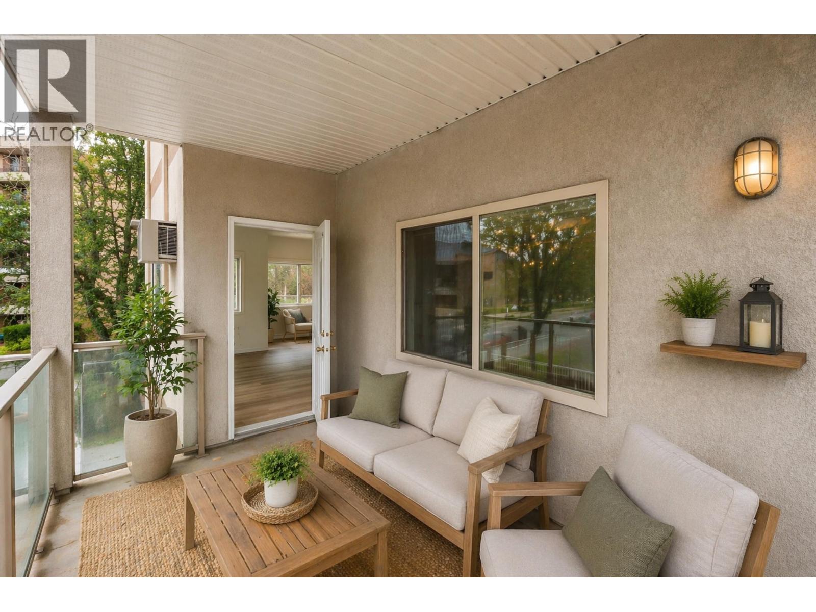 208 196 WADE Avenue, Penticton