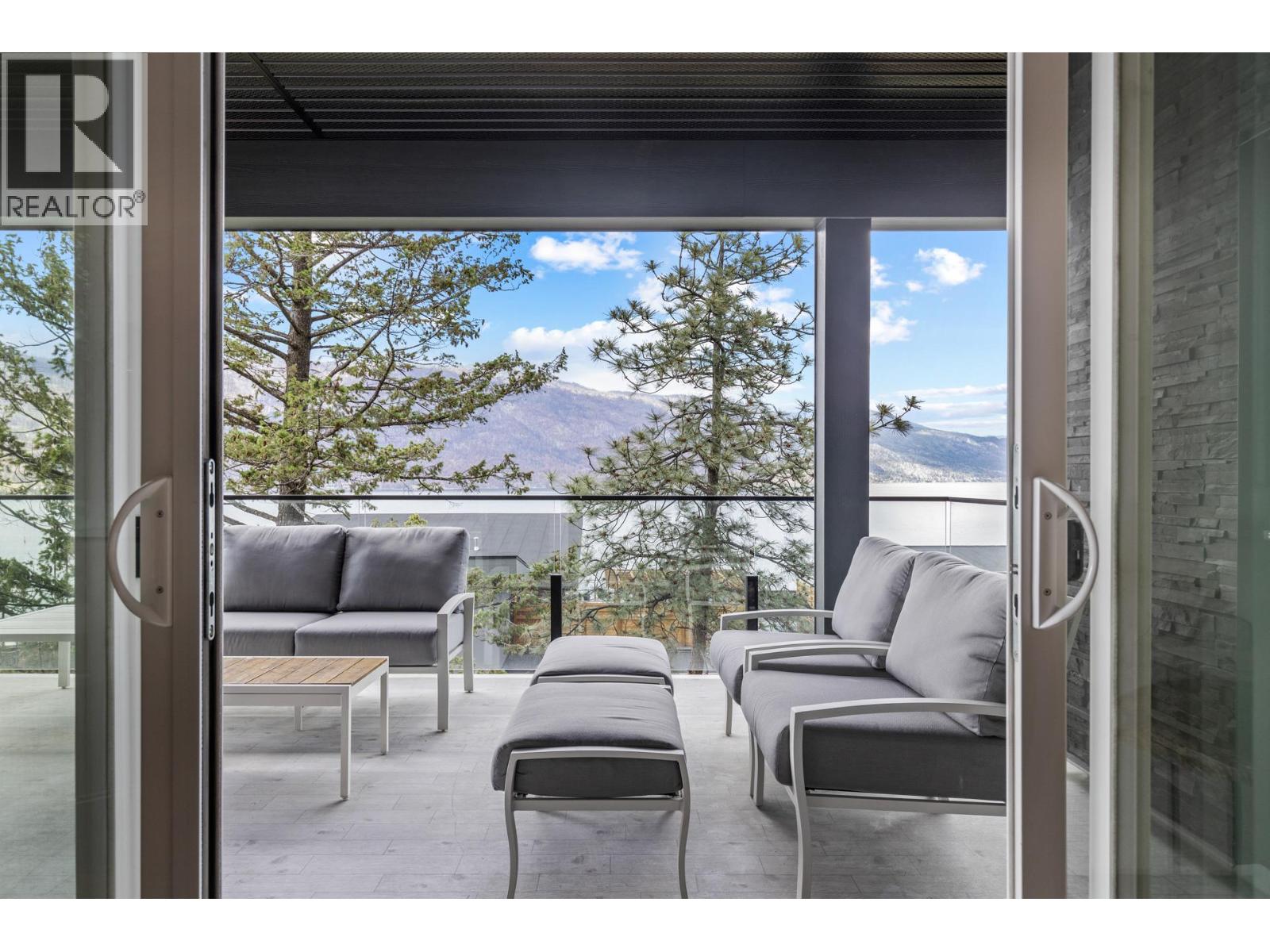 #302-3434 McKinley Beach Drive, Kelowna