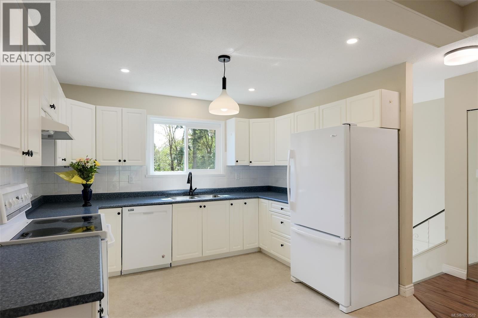 9 1917 Kaltasin Road, Sooke