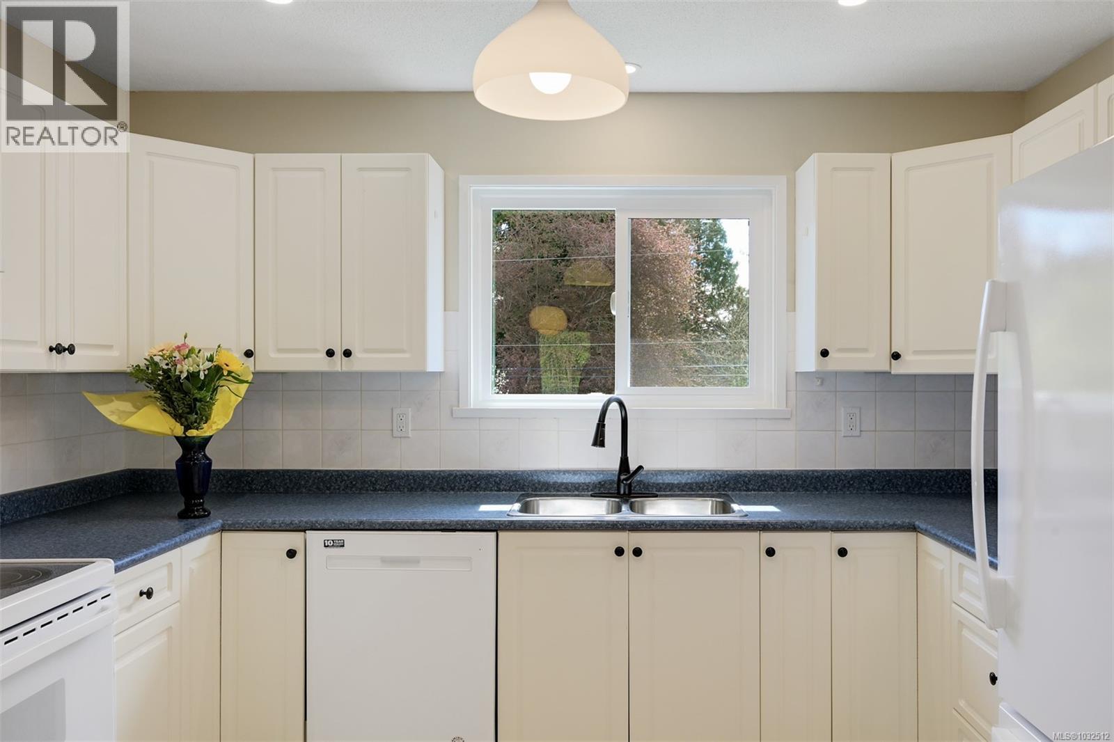 9 1917 Kaltasin Road, Sooke