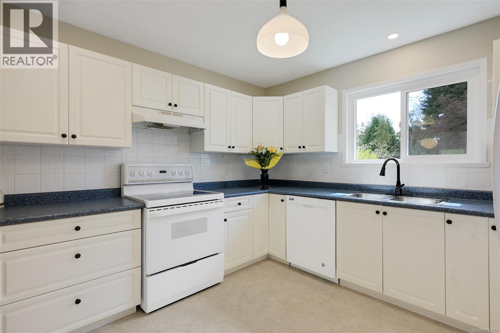 9 1917 Kaltasin Road, Sooke