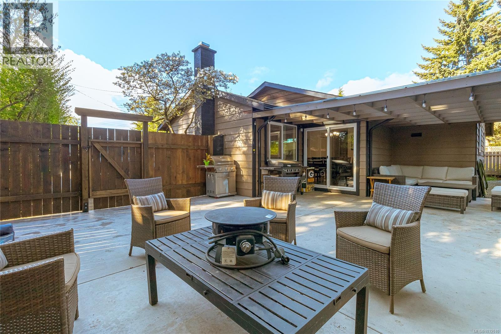 #B 614 EVANS DR - 17