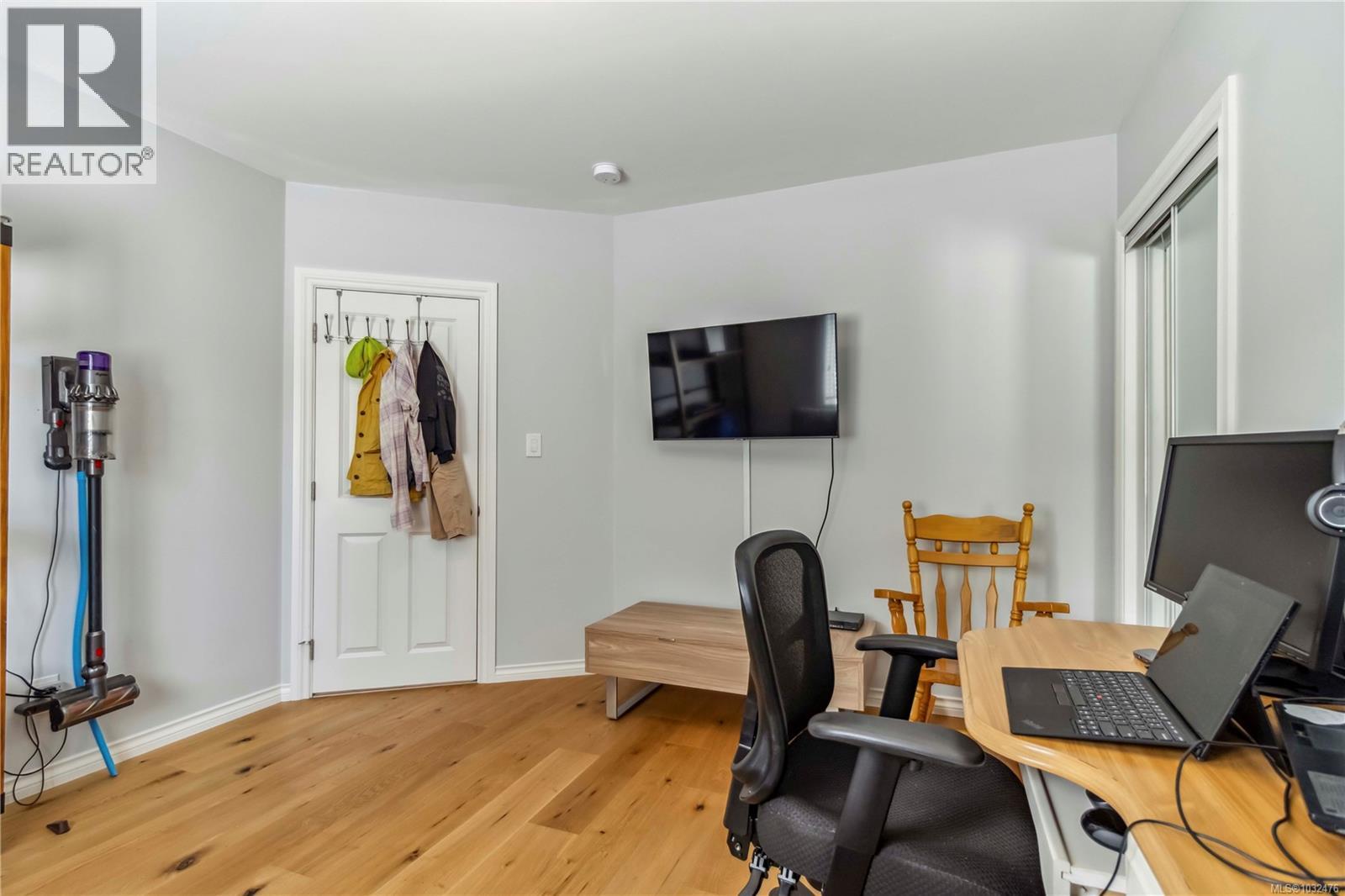 1112 Craigflower Rd - 14