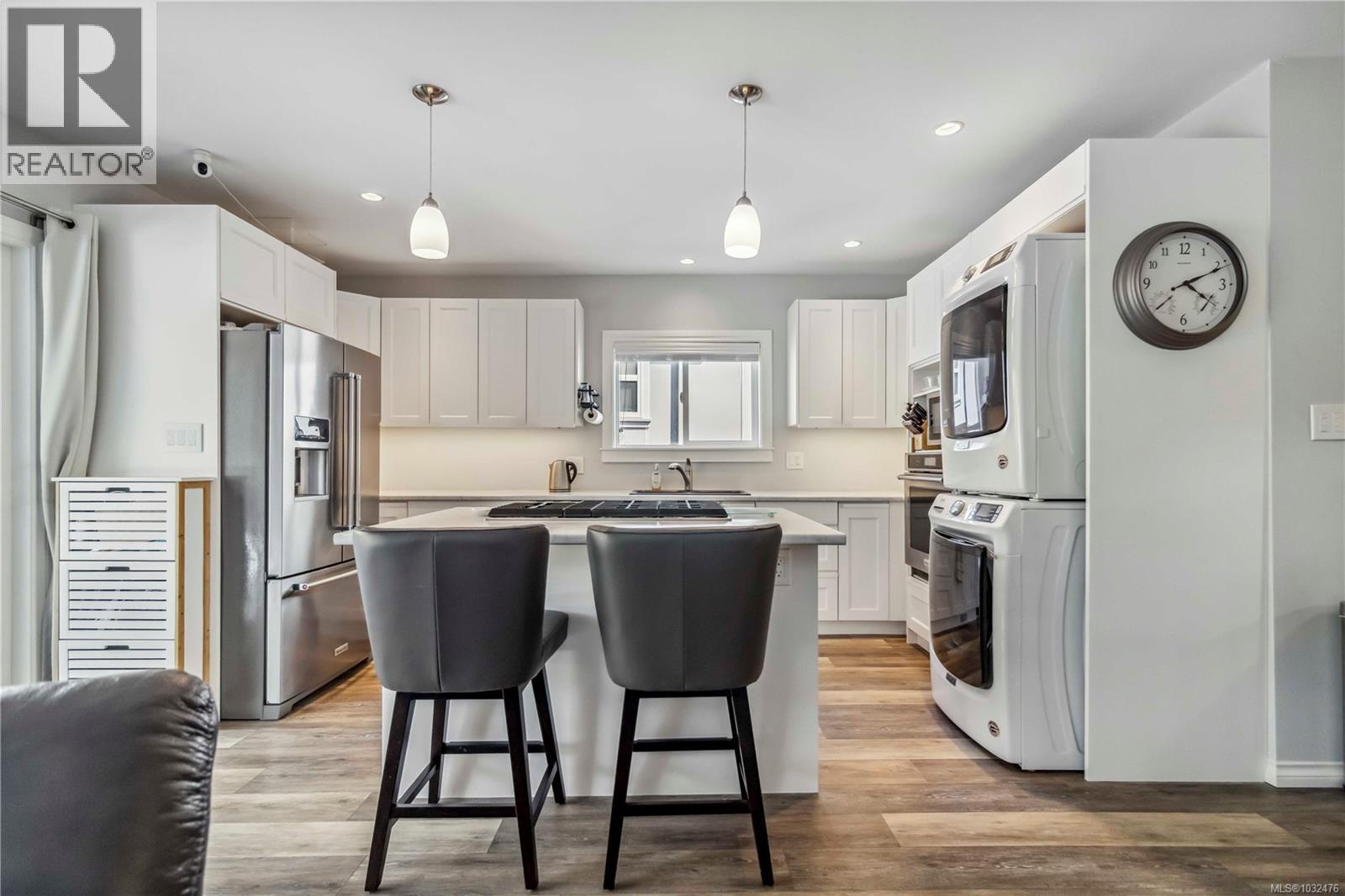 1112 Craigflower Rd - 27