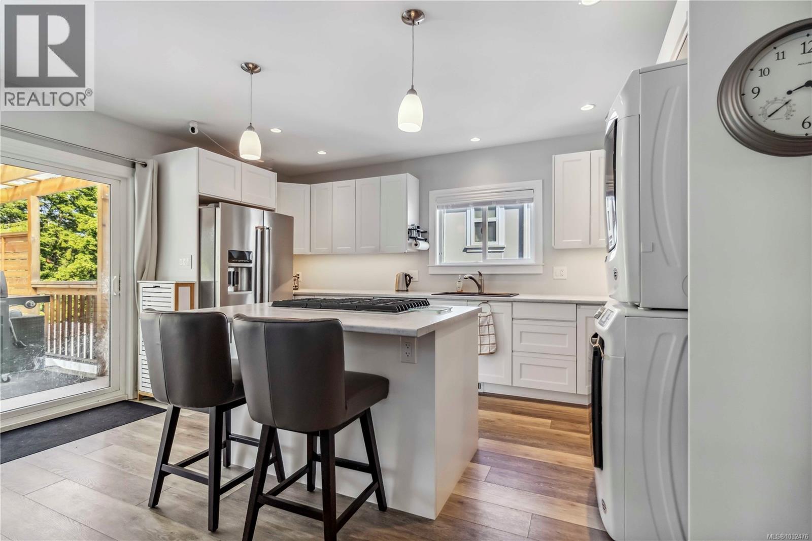 1112 Craigflower Rd - 4