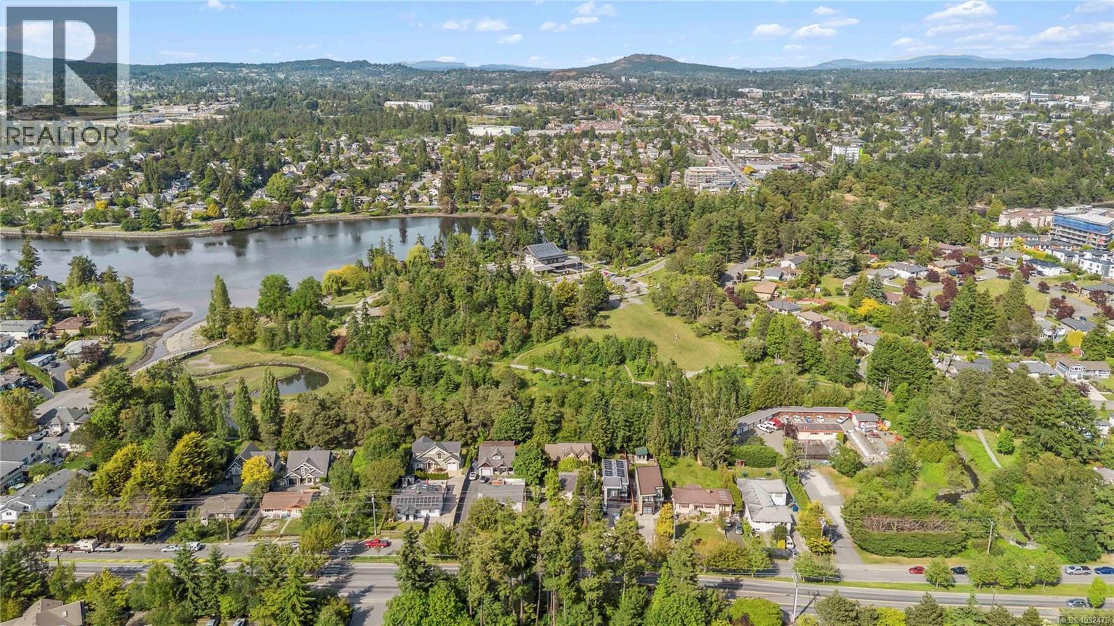 1112 CRAIGFLOWER RD - 41