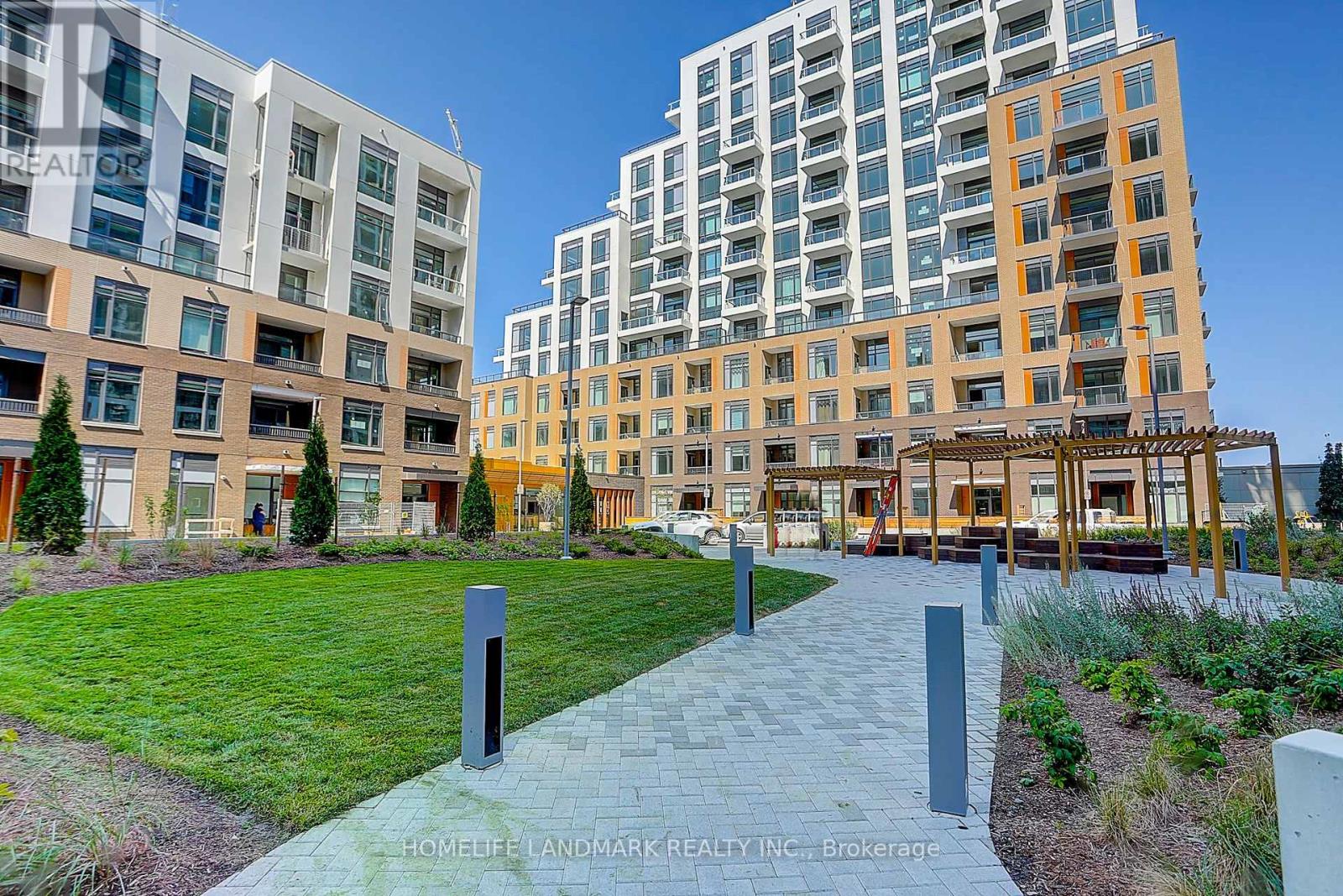 Listing photo of B-532 - 7950 BATHURST STREET