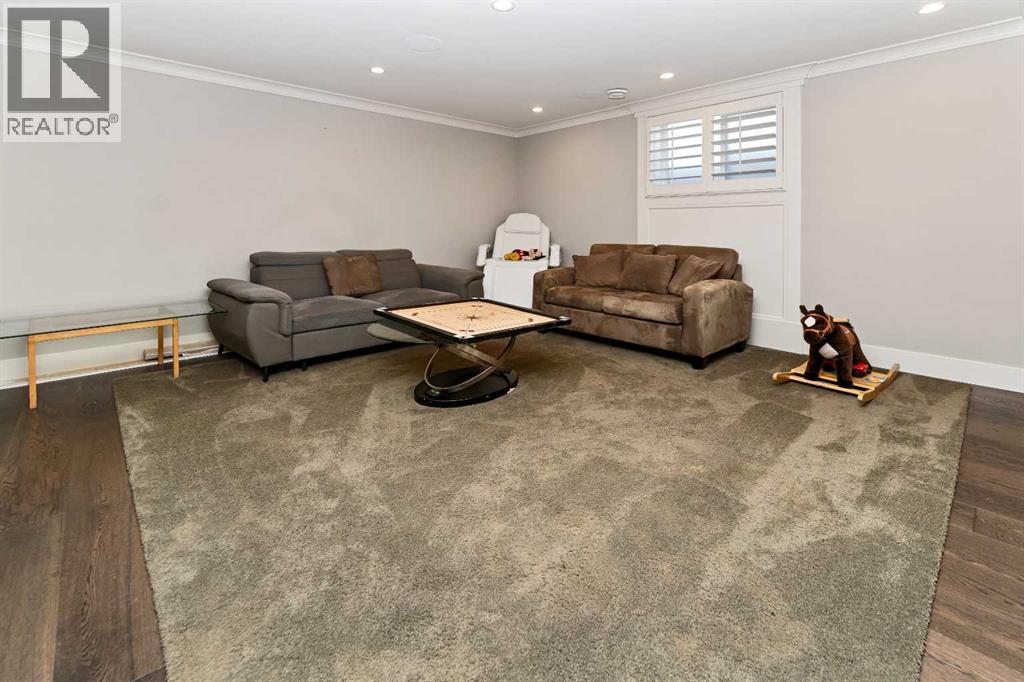 129 KINNIBURGH GARDENS - 36