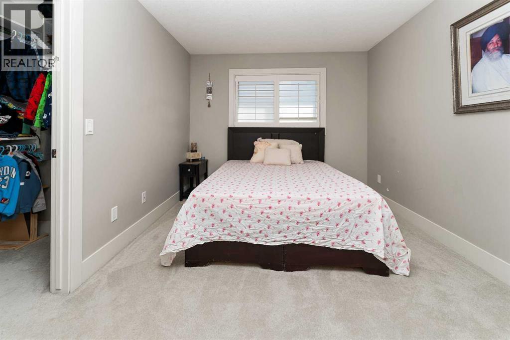 129 KINNIBURGH GARDENS - 34