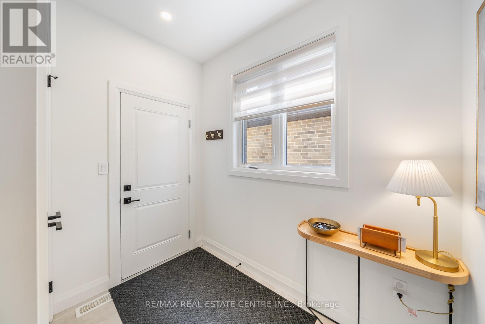 70 REA DRIVE - 20