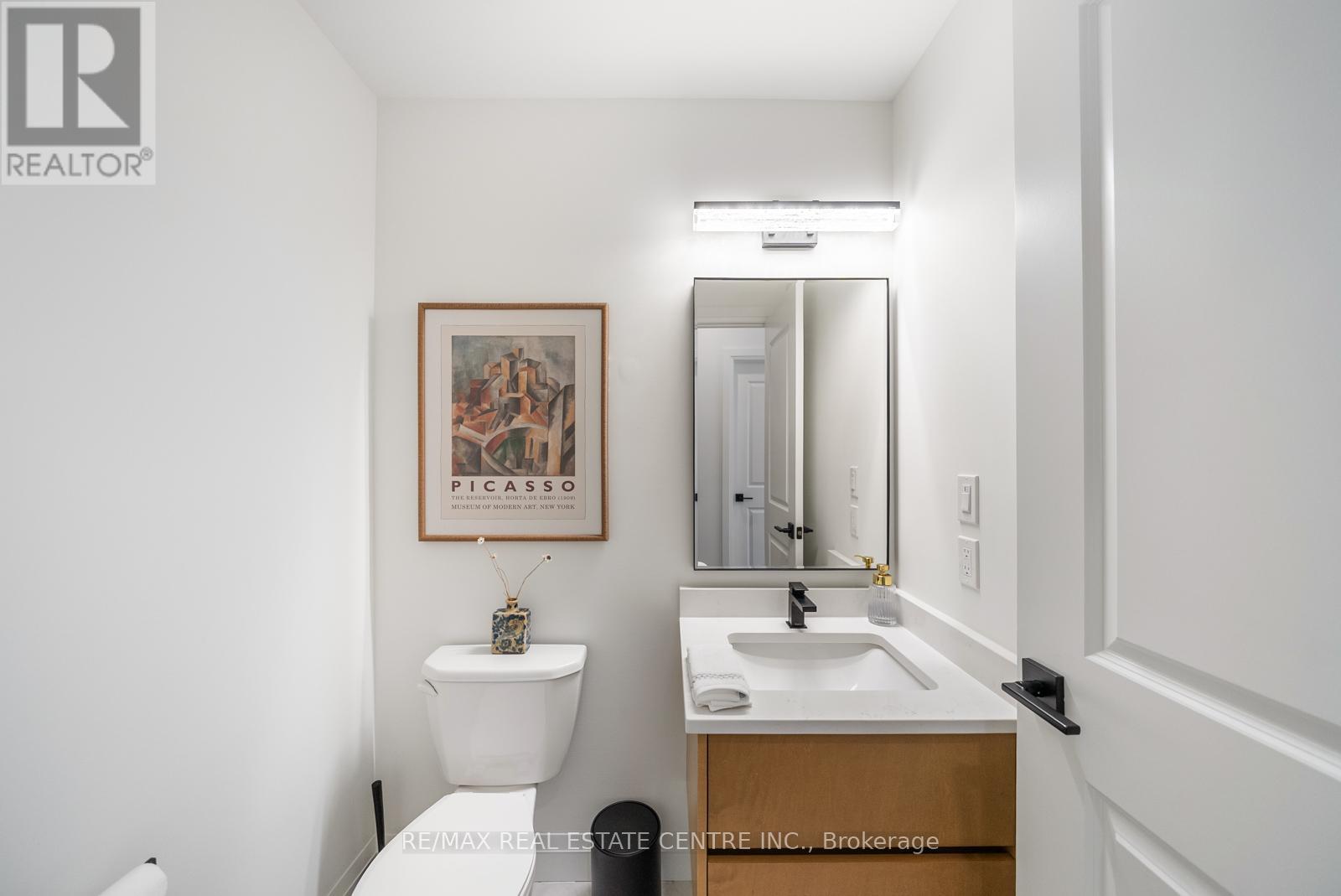 70 REA DRIVE - 21