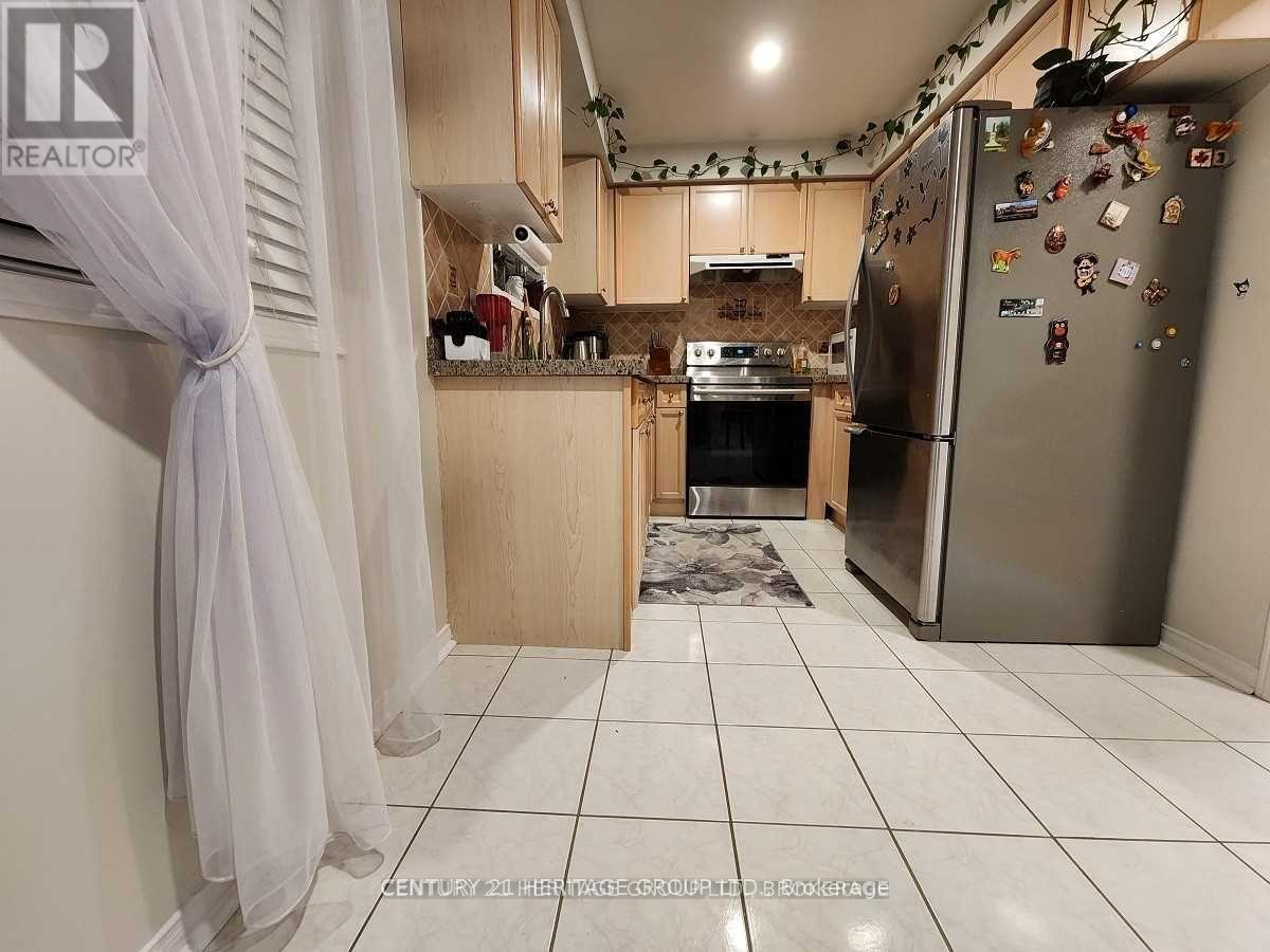 99 LUCENA CRESCENT — photo 32