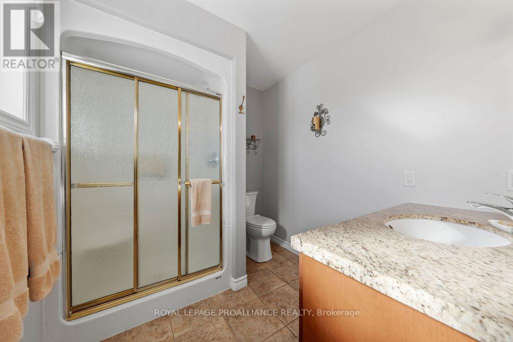 5 SIMCOE DRIVE — photo 23