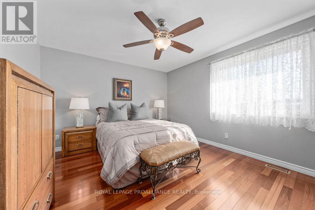 5 SIMCOE DRIVE — photo 20