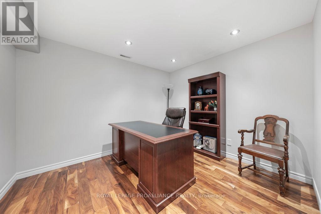 5 SIMCOE DRIVE — photo 31