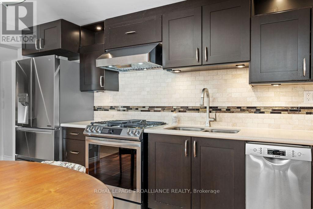 5 SIMCOE DRIVE — photo 35