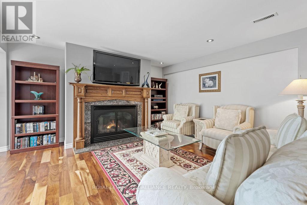 5 SIMCOE DRIVE — photo 37