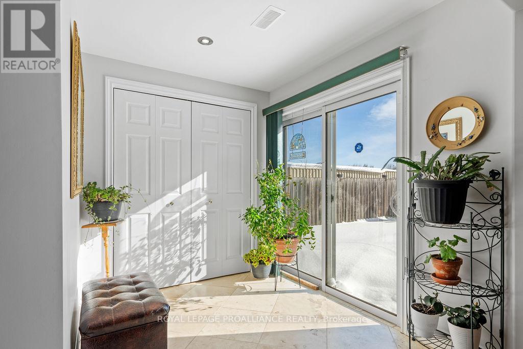 5 SIMCOE DRIVE — photo 40