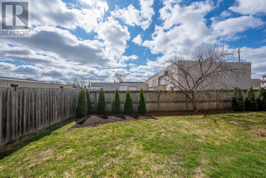 5 SIMCOE DRIVE — photo 41