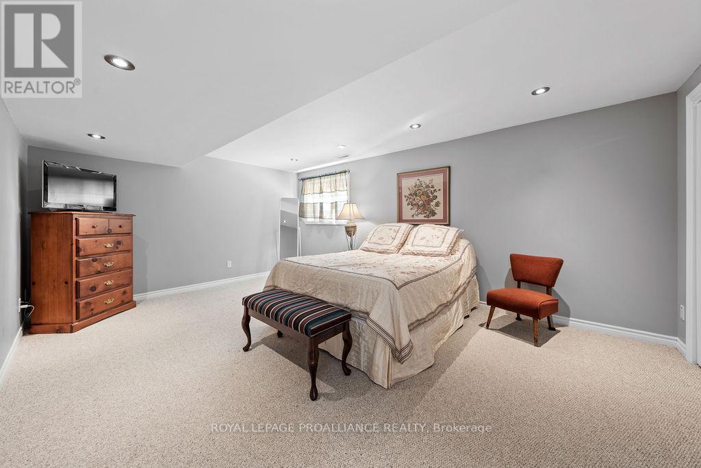 5 SIMCOE DRIVE — photo 45