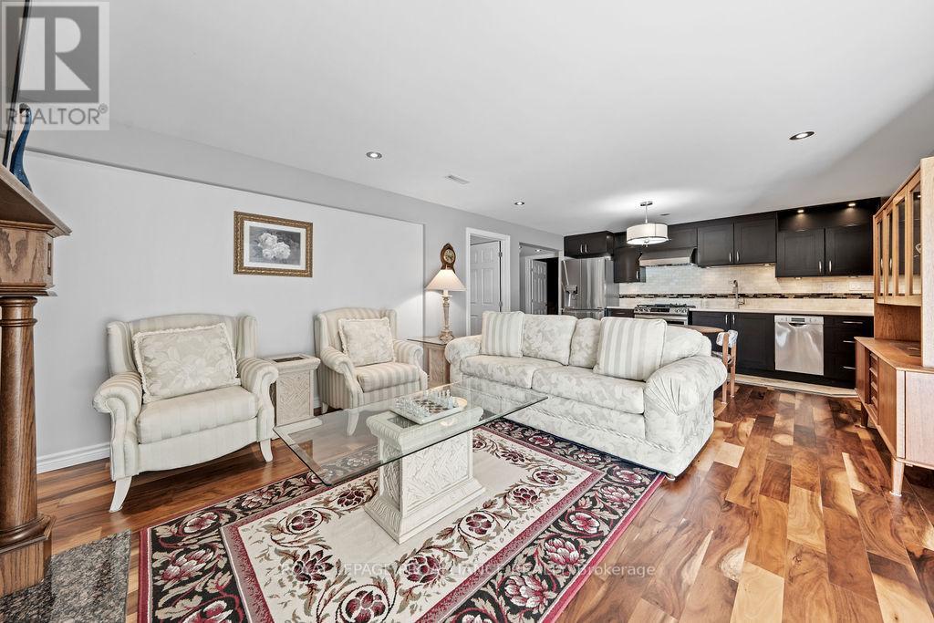 5 SIMCOE DRIVE — photo 44