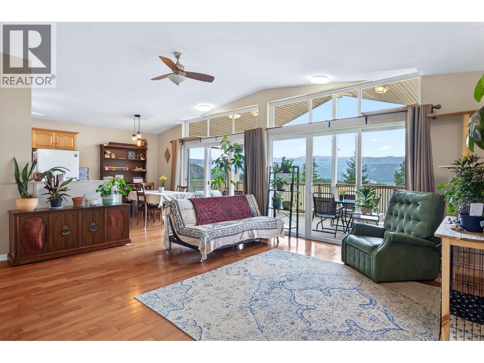 1008 VISTA POINT Road - 2