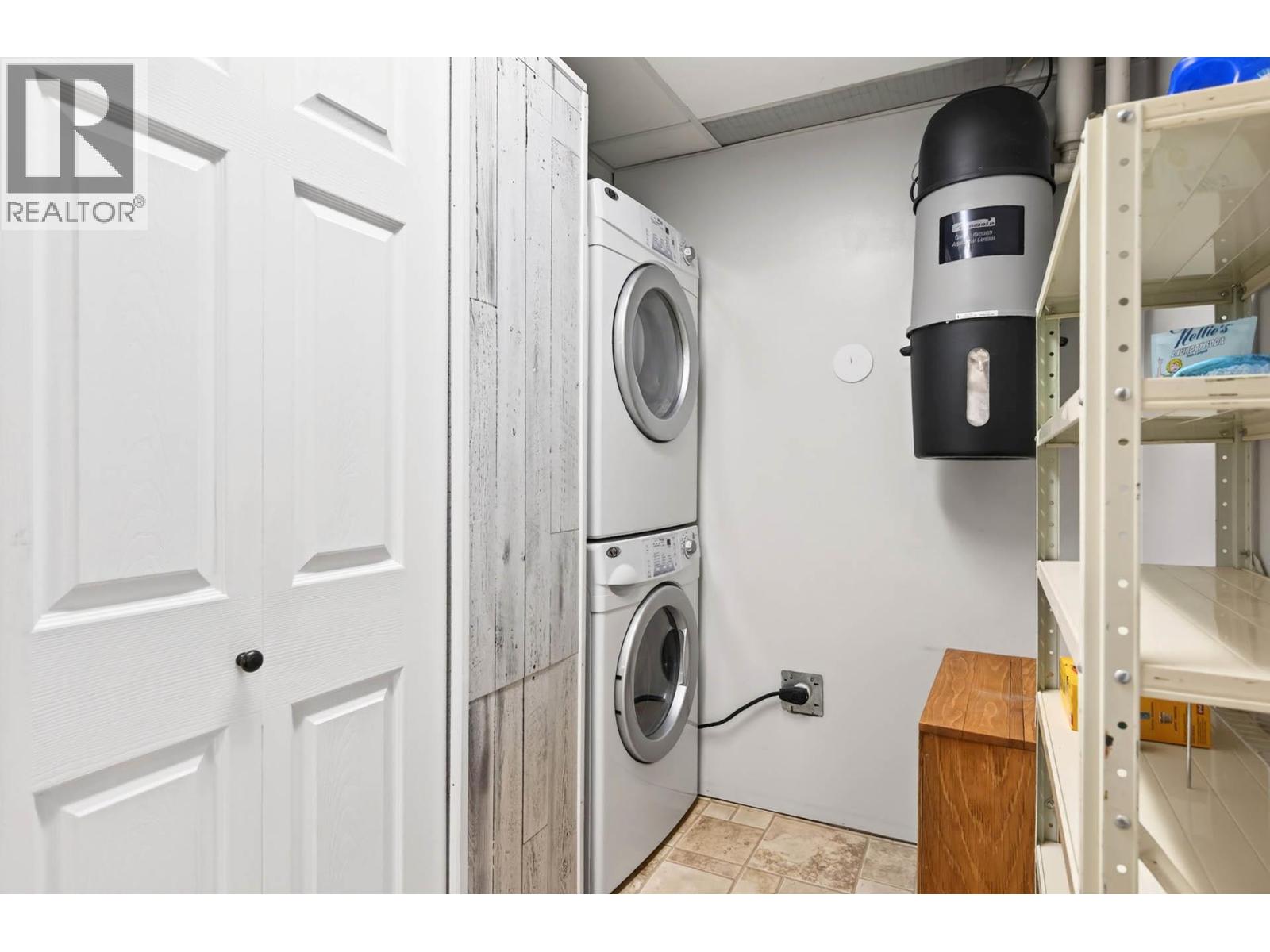 1008 VISTA POINT ROAD - 25