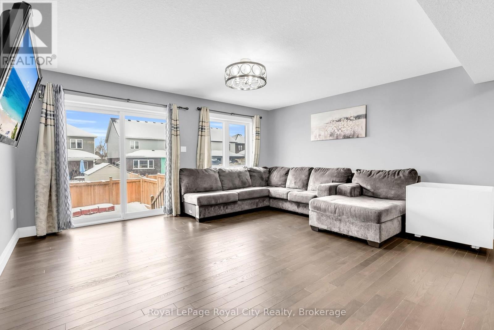 181 HALLS DRIVE — photo 10