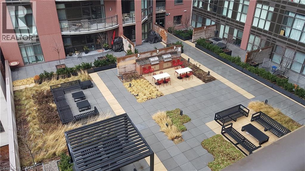 #717 118 KING STREET E - 15
