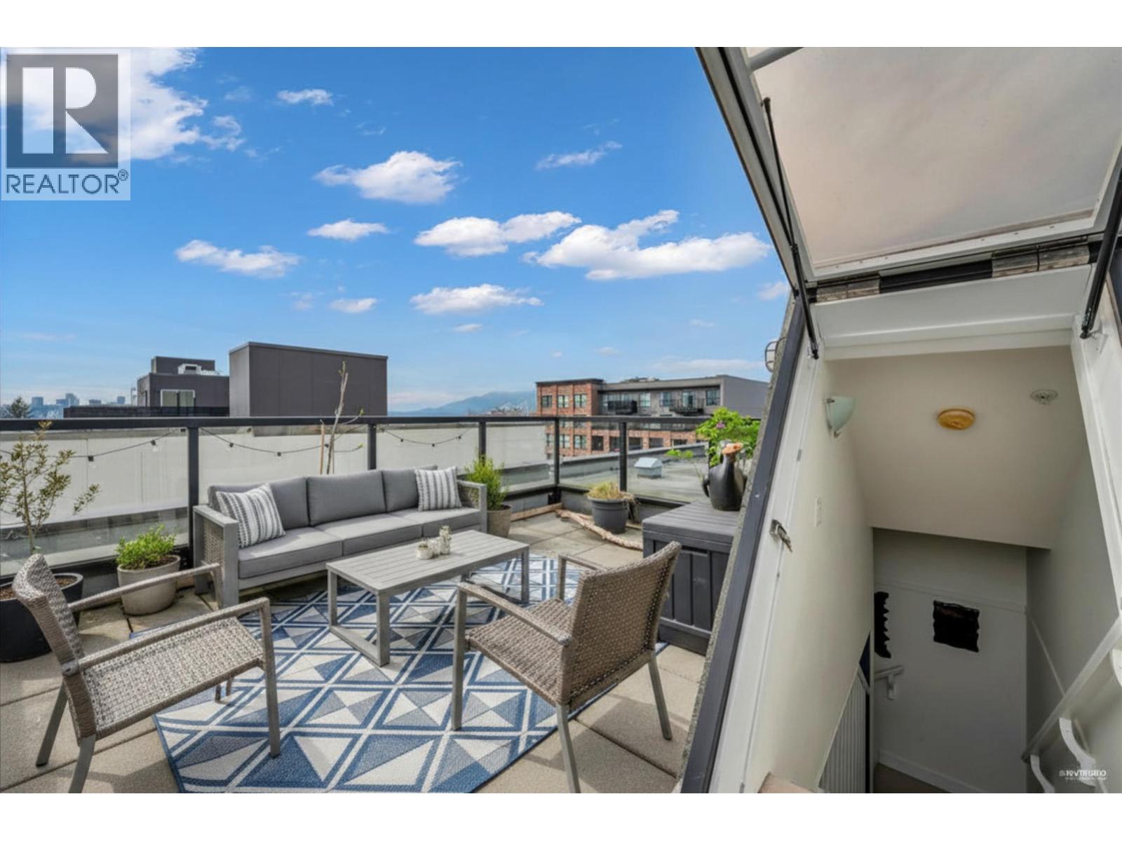 PH20 2150 E HASTINGS STREET