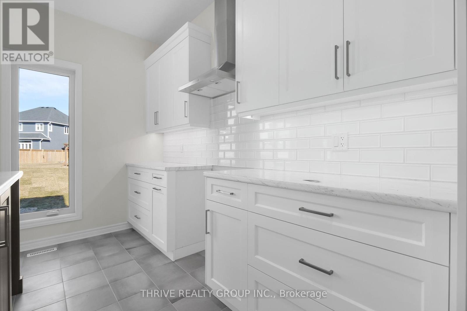64 BASIL CRESCENT — photo 14