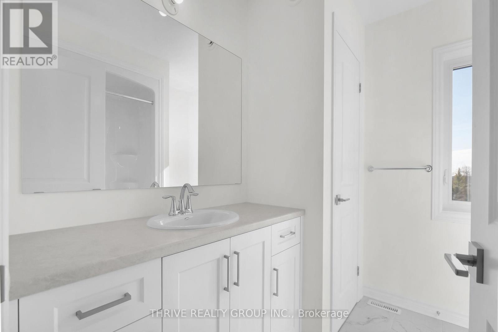 64 BASIL CRESCENT — photo 30